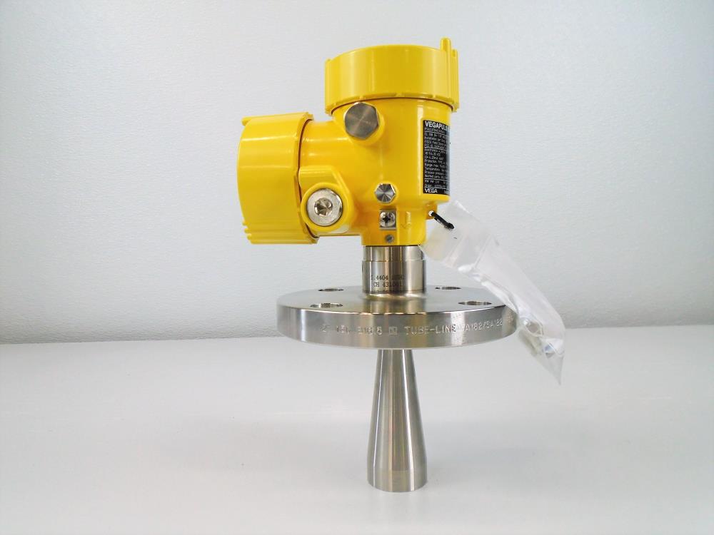 Vega Vegapuls 62 Radar Sensor  2" 150# 316SS Flanged Horn PS62.UFBAE2HDNAX